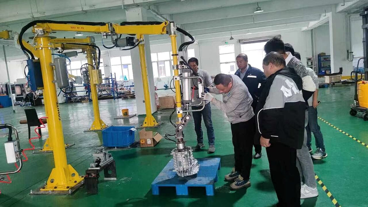 On-site industrial manipulator commissioning with customer team